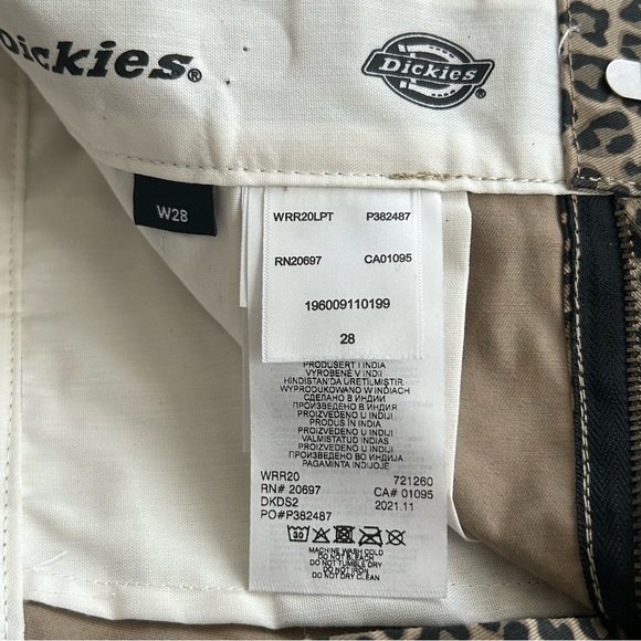 Dickies Men’s Silver Firs Slim Fit Shorts - Picture 8 of 10